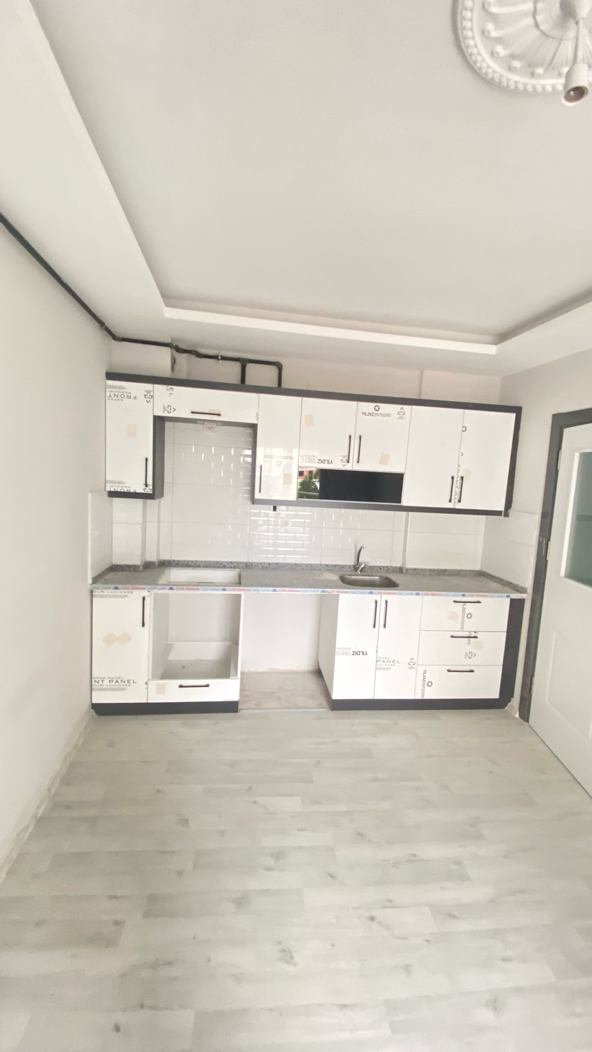 MANİSA SARUHANLIDA CADDE ÜSTÜ 1+1 DAİRE - MANİSA SARUHANLI fotoğraf 5